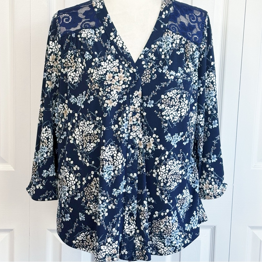 Amana Navy Blue Floral Lace Inset 3/4 Sleeve Button Up Blouse Large